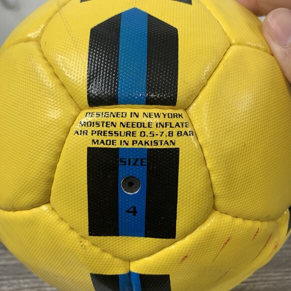 Dribble Up Smart Soccer Ball Size 4 App Enabled Youth Training Ball ONLY - Picture 3 of 4